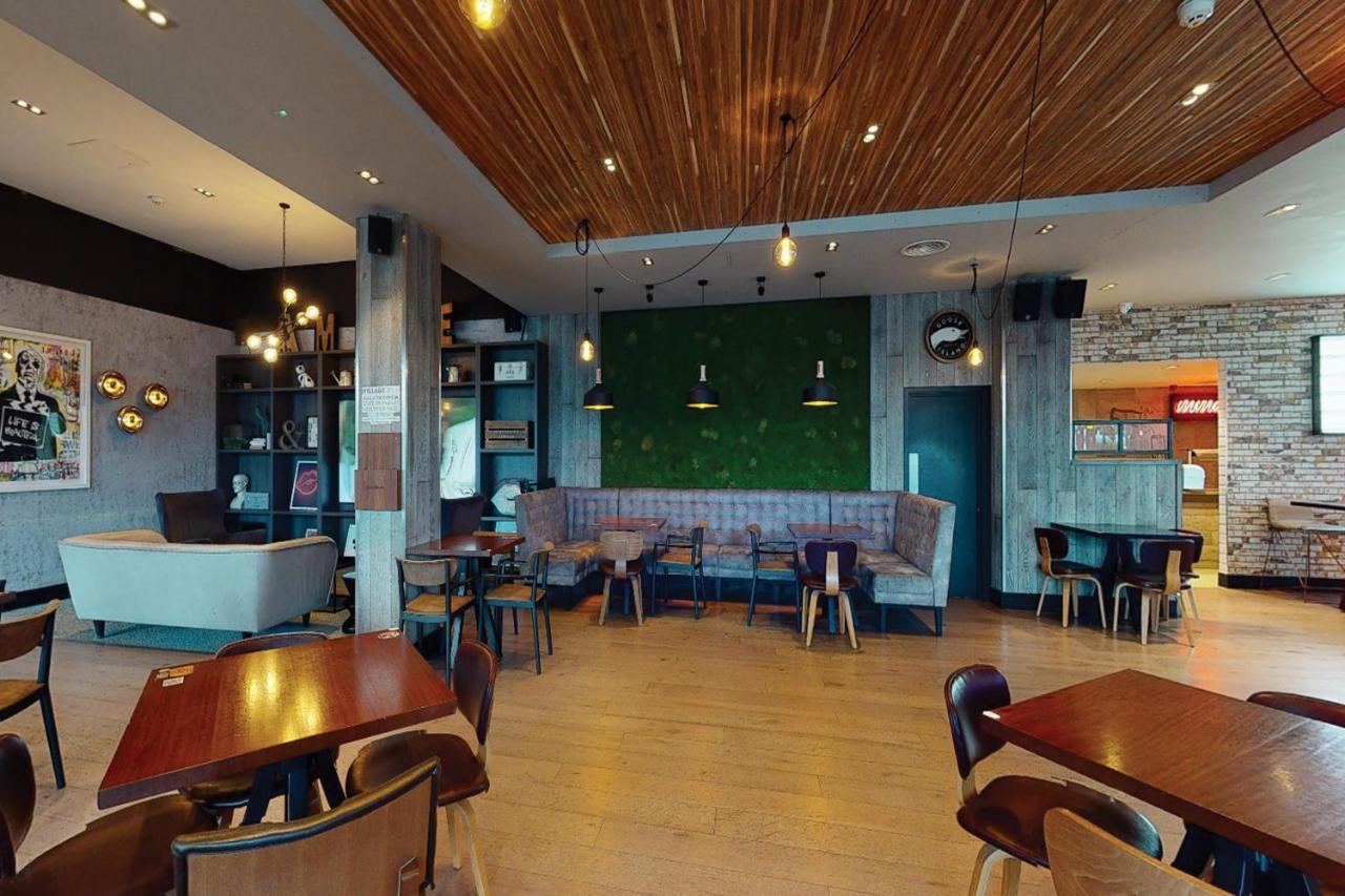 Village Hotel Manchester Ashton Zewnętrze zdjęcie