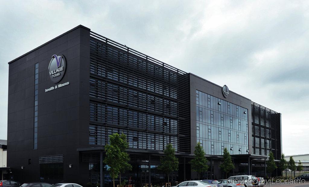 Village Hotel Manchester Ashton Zewnętrze zdjęcie